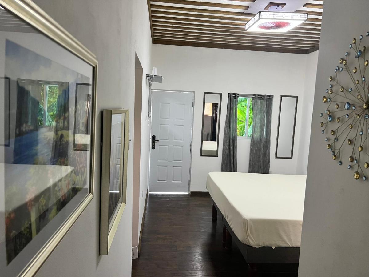 Jamaica Colors Hotel And Eco-Retreat ปอร์ตอันโตนิโอ ภายนอก รูปภาพ