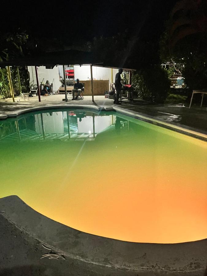 Jamaica Colors Hotel And Eco-Retreat ปอร์ตอันโตนิโอ ภายนอก รูปภาพ