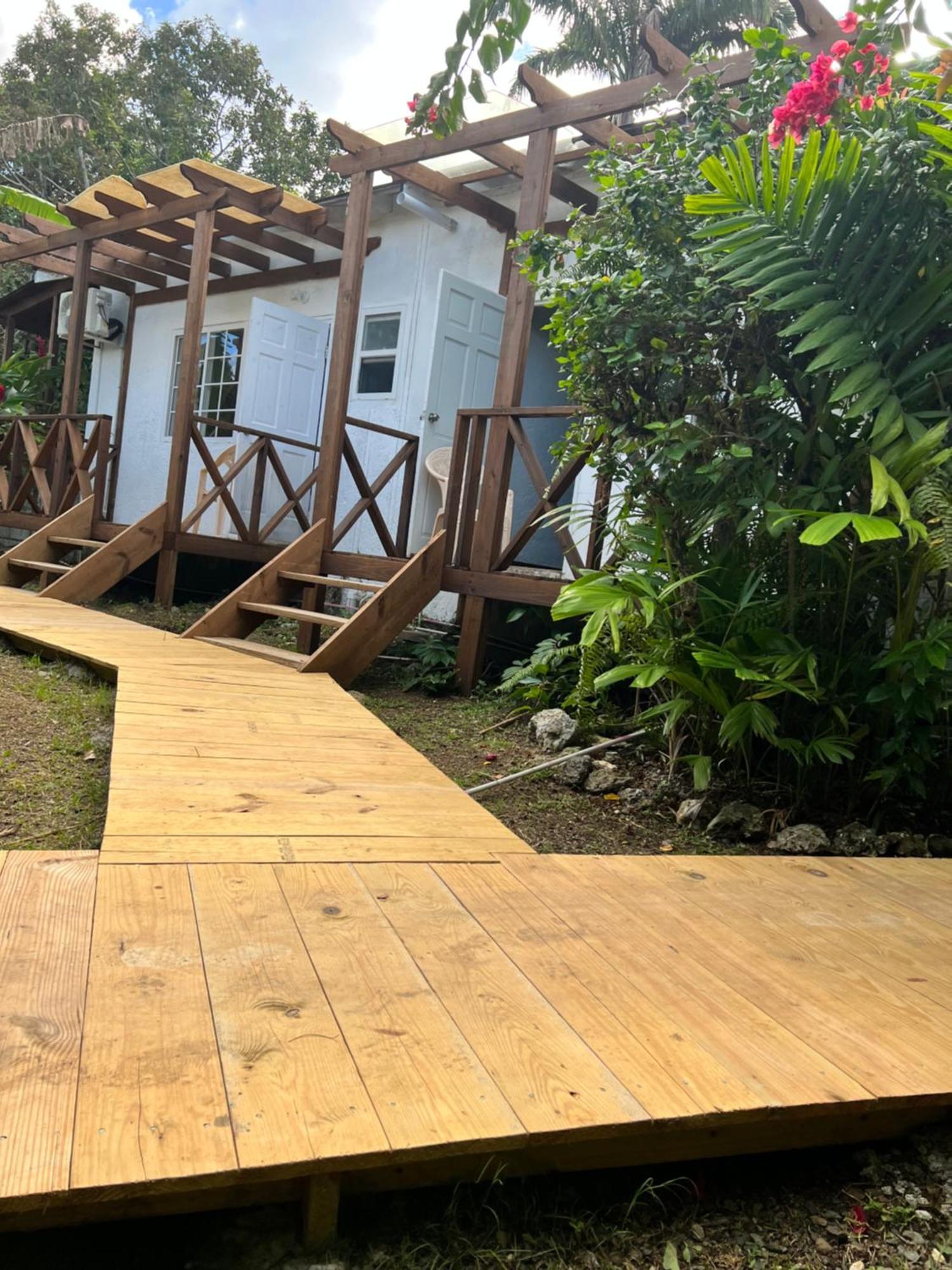 Jamaica Colors Hotel And Eco-Retreat ปอร์ตอันโตนิโอ ภายนอก รูปภาพ