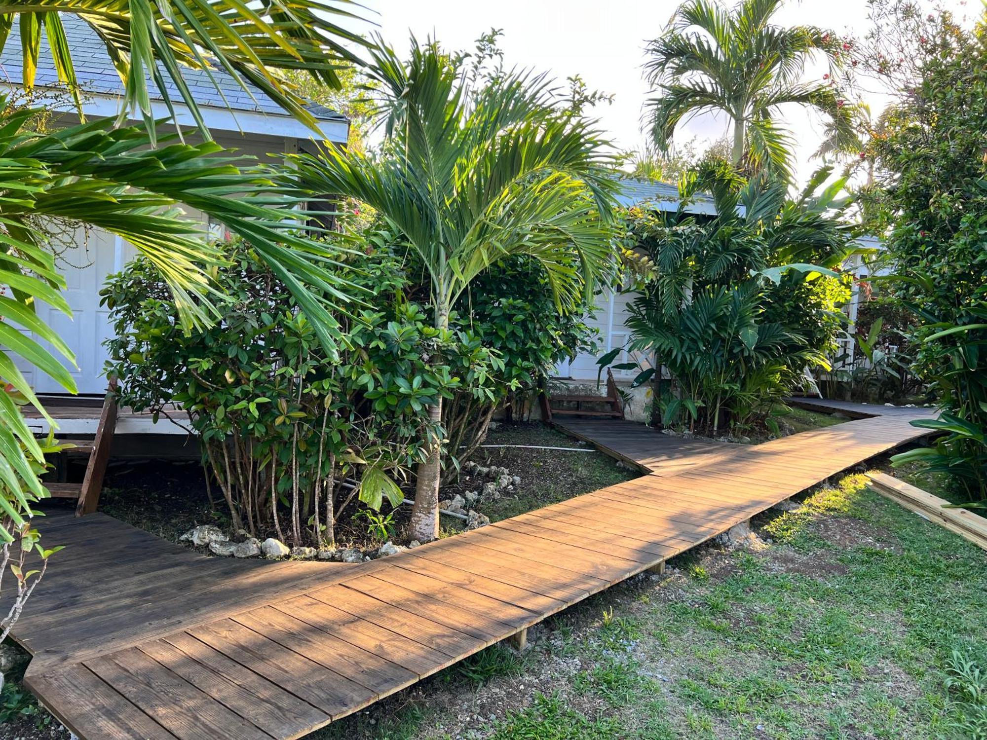 Jamaica Colors Hotel And Eco-Retreat ปอร์ตอันโตนิโอ ภายนอก รูปภาพ